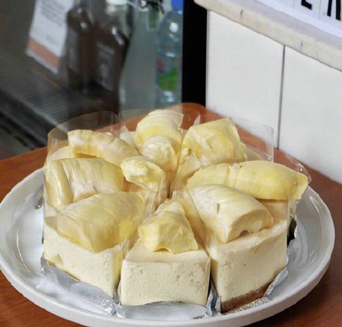 美食图片:Durian cake榴莲芝士蛋糕图片
