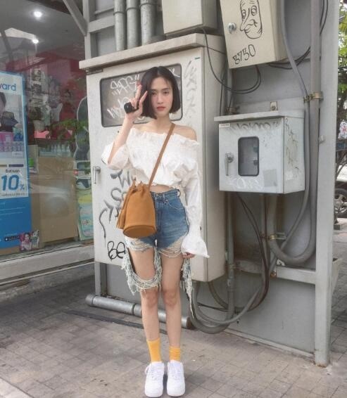 网络美女照片:网络美女随性搭配风