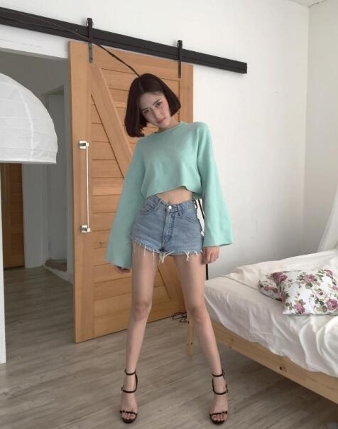 网络美女照片:网络美女随性搭配风