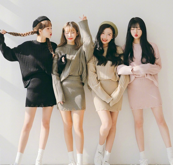 网络美女图片:闺蜜装穿搭技巧