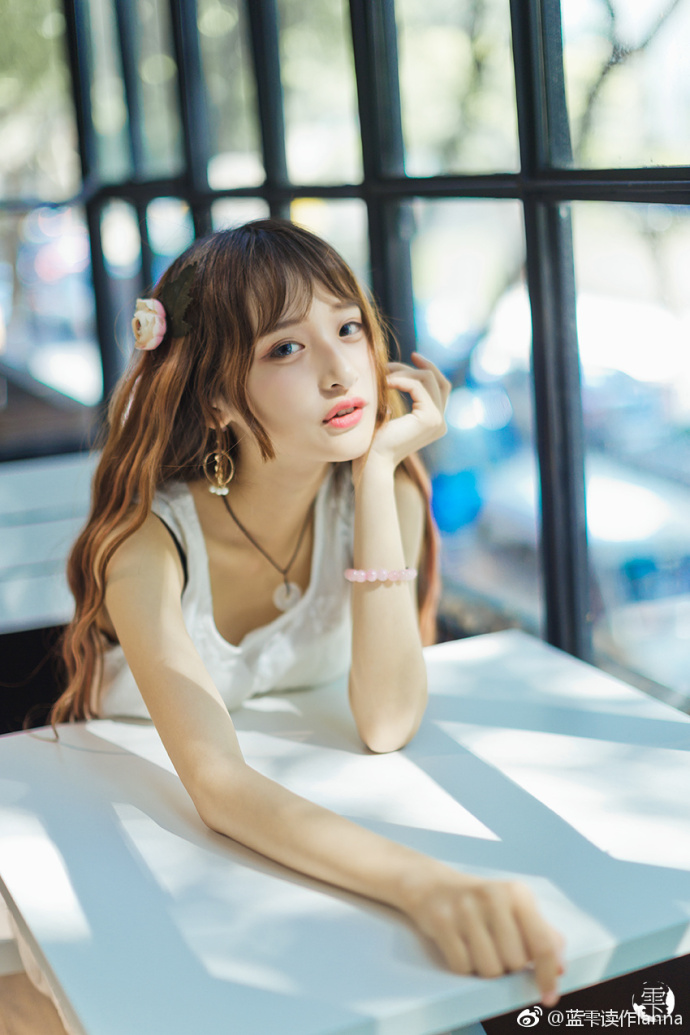 网络美女模特little贝壳喵夏日小憩唯美写真
