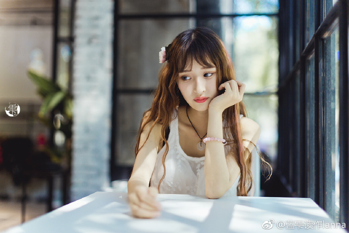 网络美女模特little贝壳喵夏日小憩唯美写真