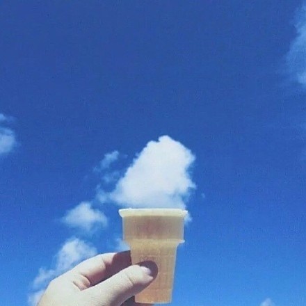 唯美天空图片:今天是你往后日子里最年轻的一天