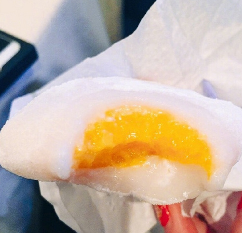 零食小吃图片:芒果糯米糍图片