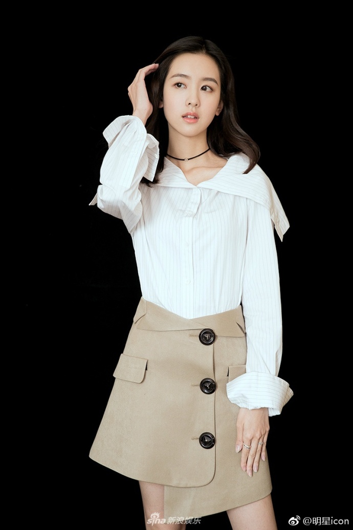 清纯美女明星陈都灵少女风亮相气场全开甜度满