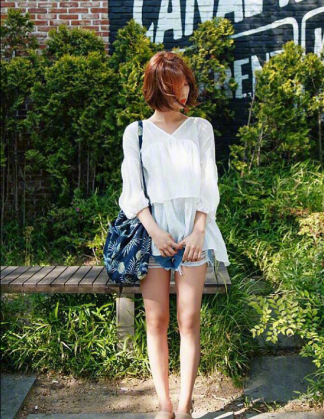 网络美女搭配参考夏日甜美度假风穿搭技巧