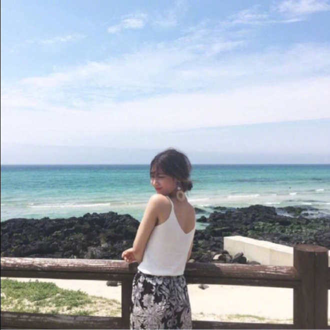 网络美女搭配参考夏日甜美度假风穿搭技巧