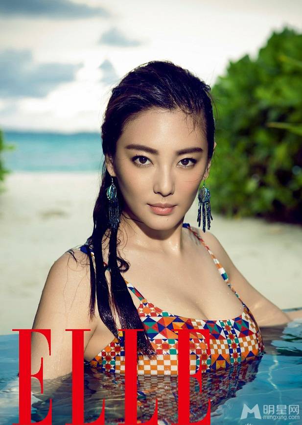 大眼美女明星张雨绮大长腿性感写真吸引眼球