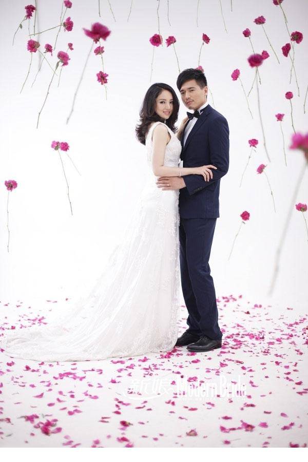 高颜值明星夫妇董璇高云翔婚纱图片