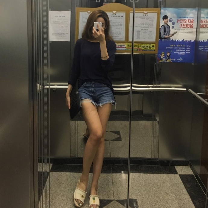 大长腿美女自拍照_美腿图片