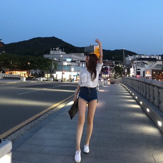 大长腿美女自拍照_美腿图片