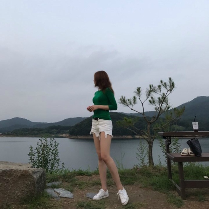 大长腿美女自拍照_美腿图片