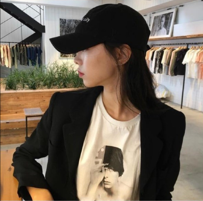 时尚博主黑色系秋冬搭配图片_黑色穿衣搭配技巧