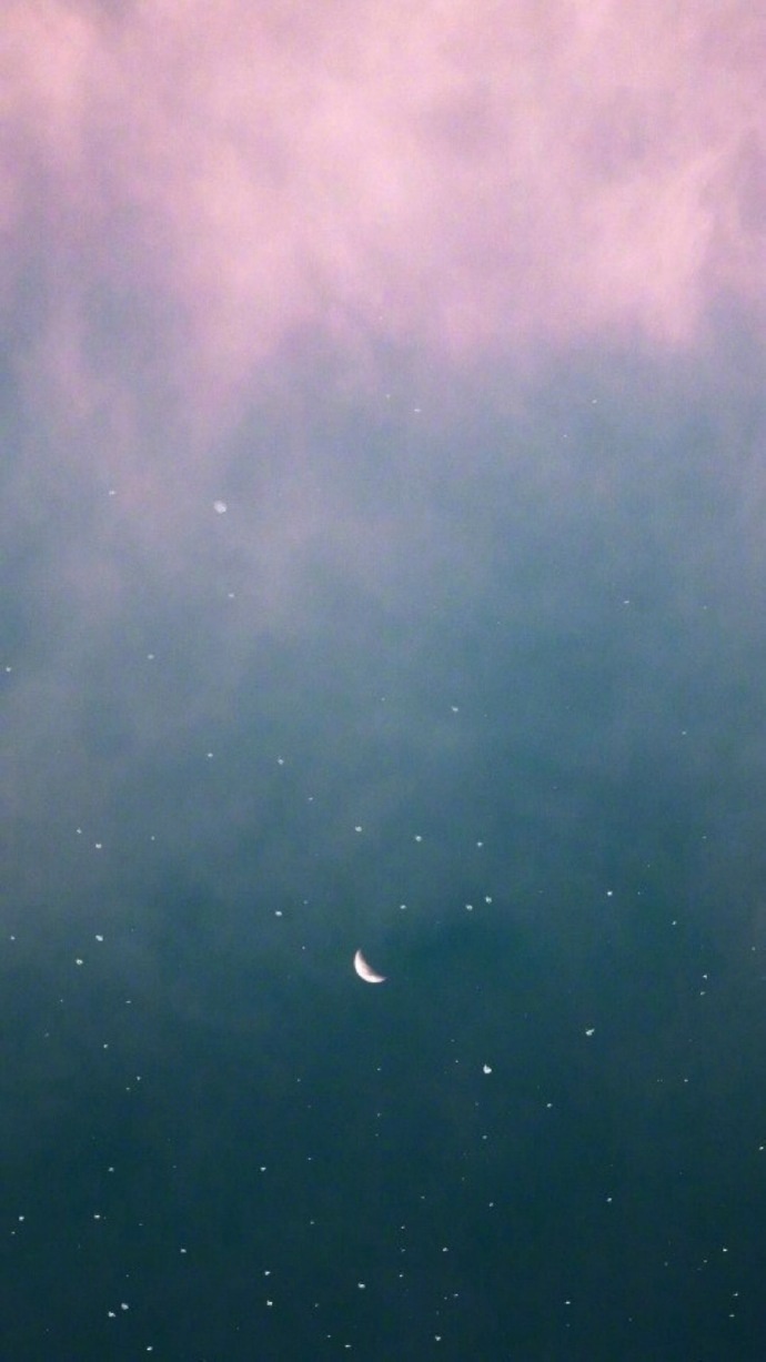 夜晚天空中月亮星星图片_风景图片