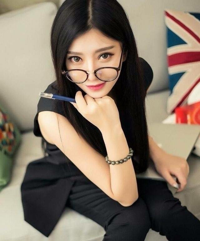 日本超漂亮模特演绎职场性感美女气质图片
