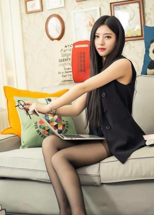 日本超漂亮模特演绎职场性感美女气质图片