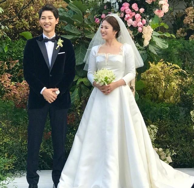 韩国男神女神高颜值明星双宋宋仲基宋慧乔结婚