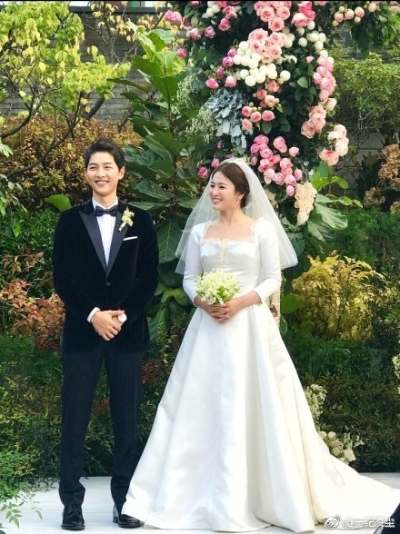 韩国男神女神高颜值明星双宋宋仲基宋慧乔结婚