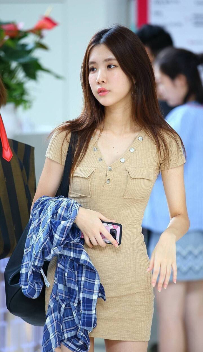 性感美女身材好颜值佳感觉妹纸是韩国进口的呢