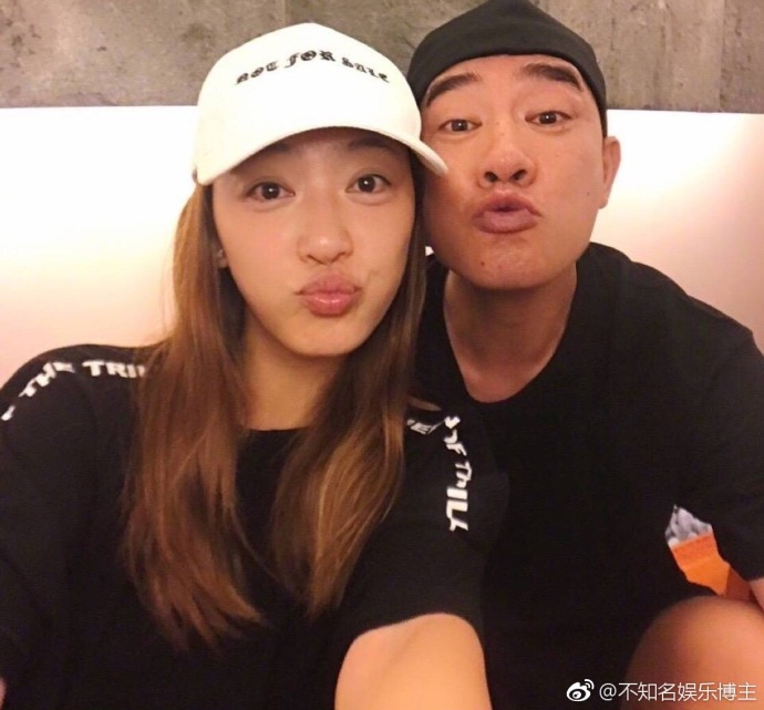 明星夫妻陈小春应采儿爱情的模样大概就是如此
