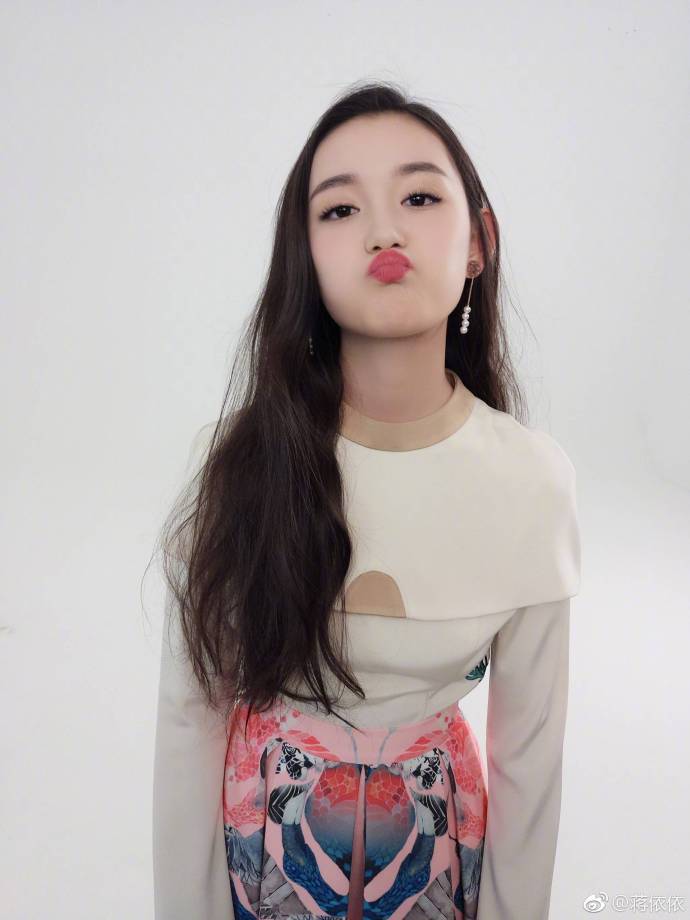 00后清纯美女蒋依依阳光图片