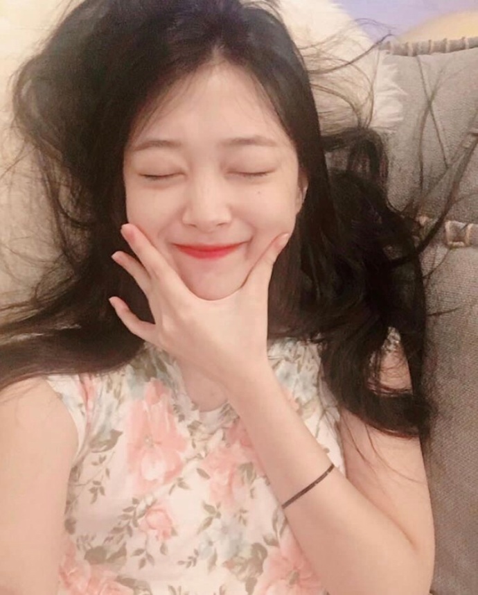 韩国美女明星雪梨自拍照美女就是任性