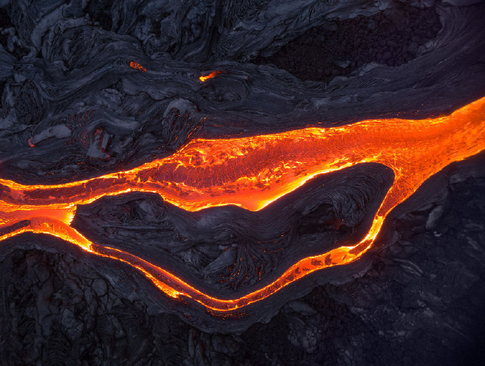 夏威夷火山用无人机拍摄的岩浆风景图片