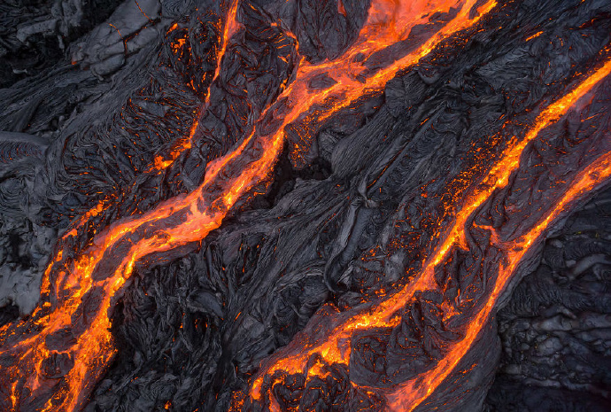 夏威夷火山用无人机拍摄的岩浆风景图片