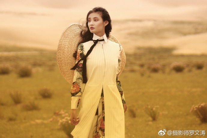 中国超模草原意境时尚大片