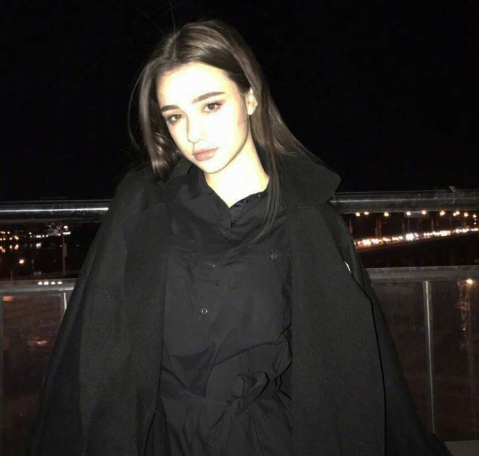 甜甜的俄罗斯美女95后模特Dasha Taran美照图片