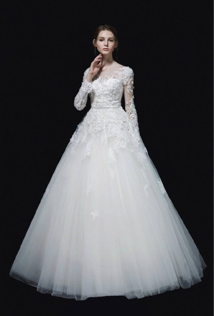 一定要嫁给爱情笑着结婚美丽的婚纱图片