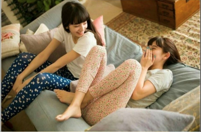 日本美女模特小松菜奈和Emma閨蜜写真