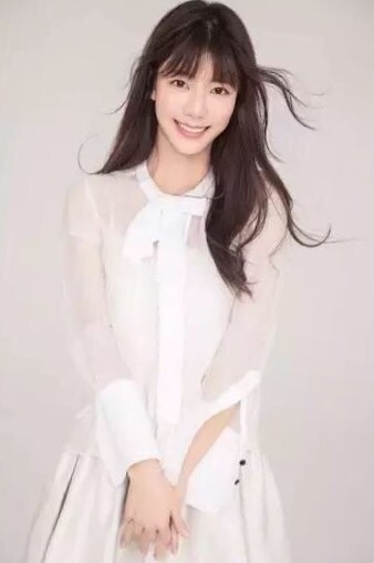 西安美女明星北影校花辛瑞琪图片