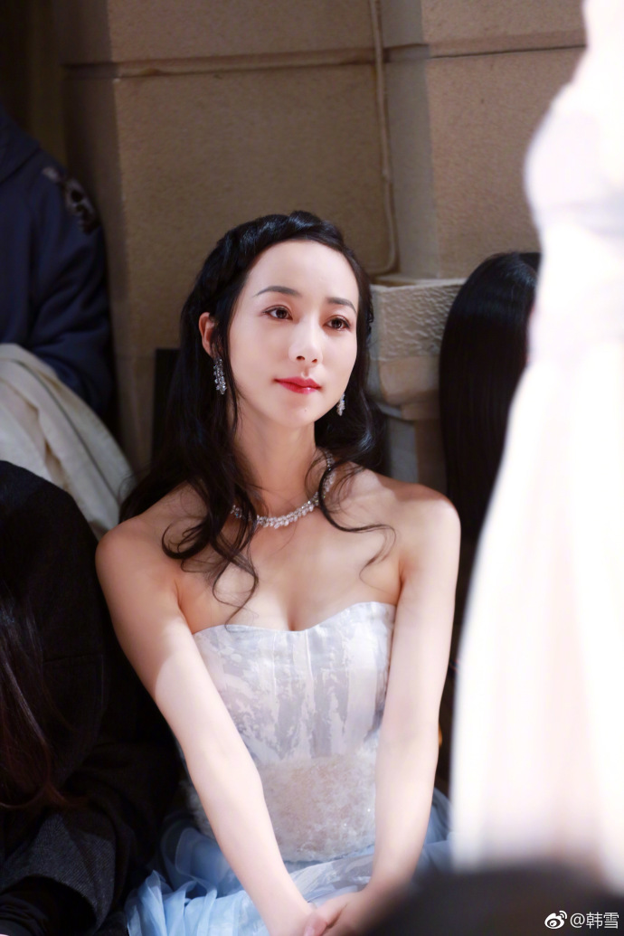 中国女演员韩雪清纯看秀图片