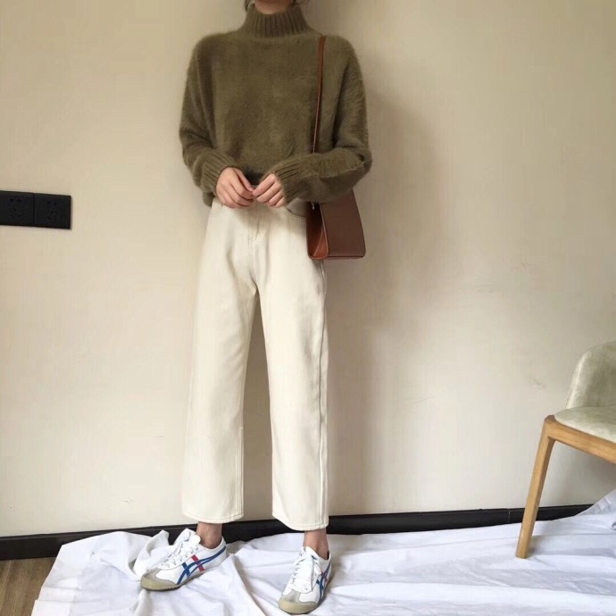 秋冬美女穿衣搭配风格_秋冬简约韩系穿搭风格