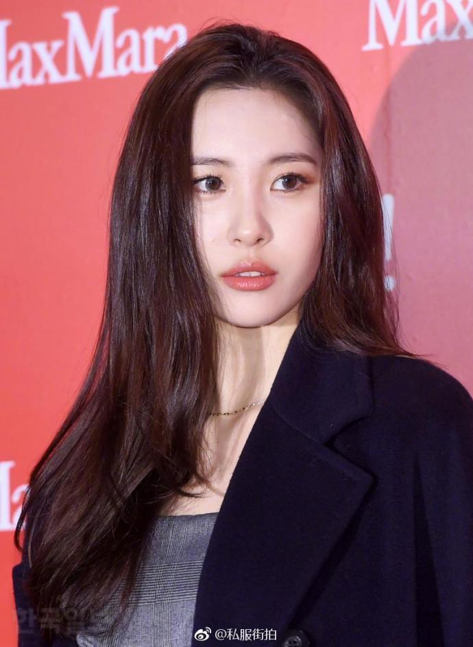 韩国美女明星宣美私服街拍首尔出席MaxMara品牌展