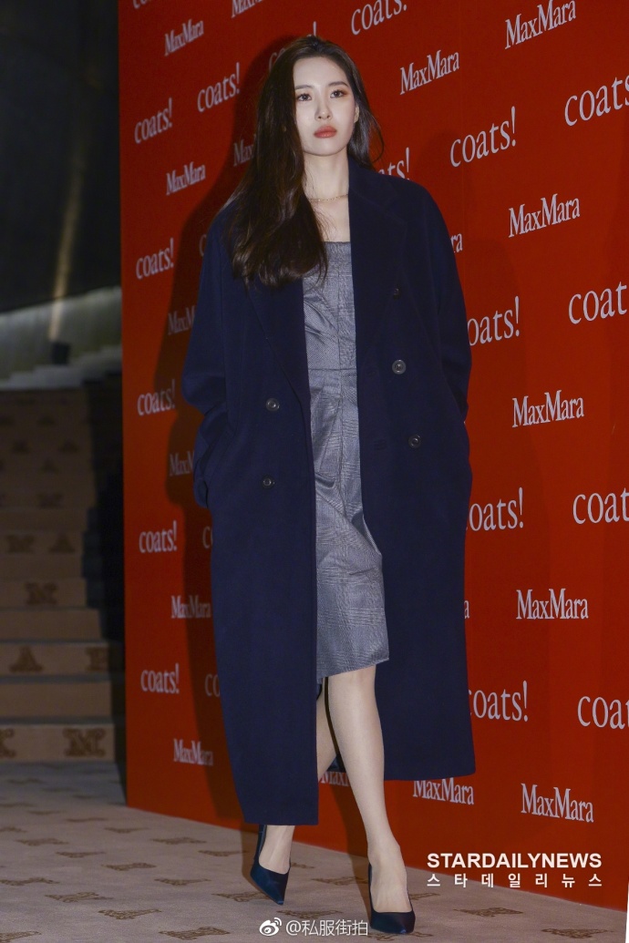 韩国美女明星宣美私服街拍首尔出席MaxMara品牌展