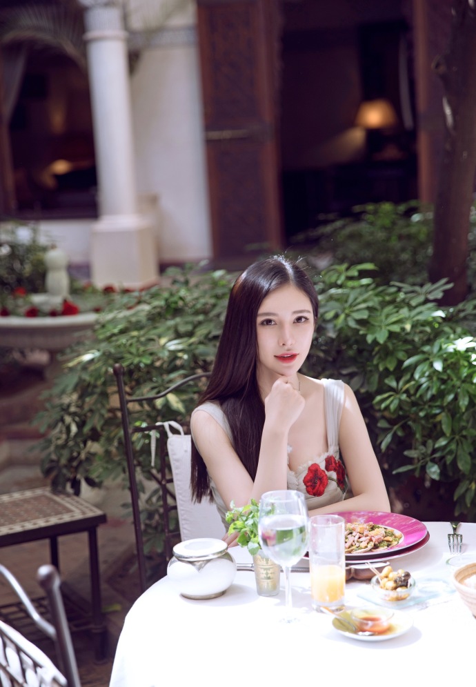 性感美女咪娜的美图