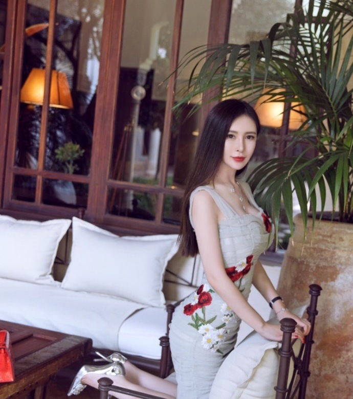 性感美女咪娜的美图