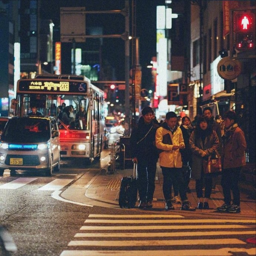 日本街头夜景风景图片