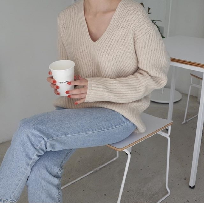 简单舒适的毛衣搭配LOOK内搭外穿都可以穿衣搭配