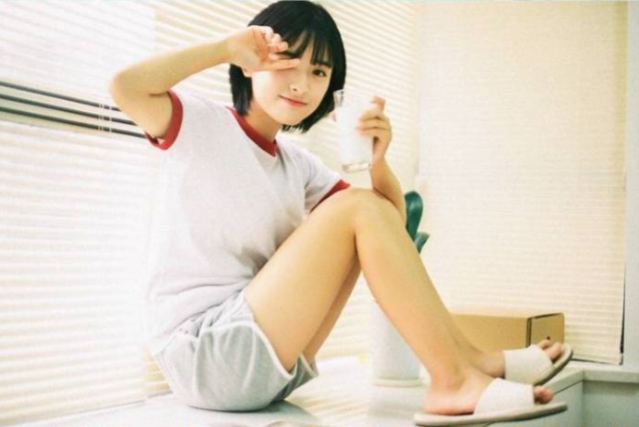 湖南美女明星沈月清纯图片