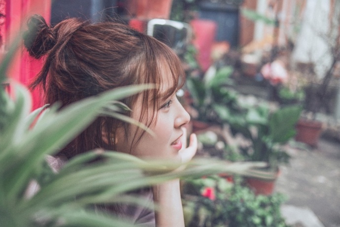 纯天然美女瓜子脸齐刘海清纯图片