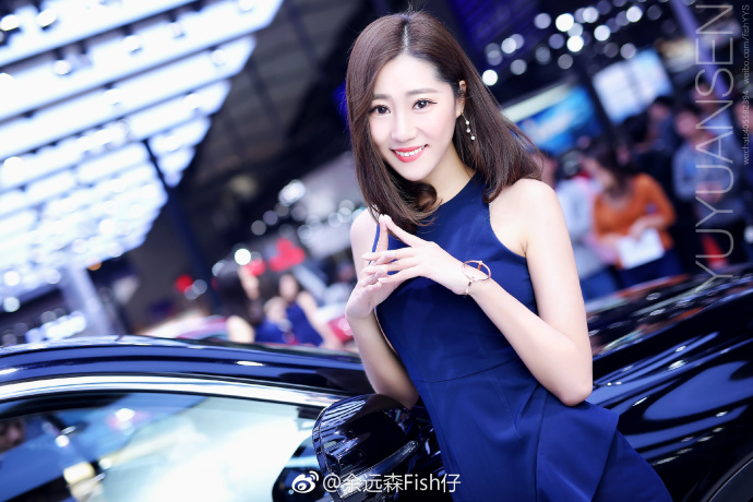 广州车展性感美女模特程程7图片