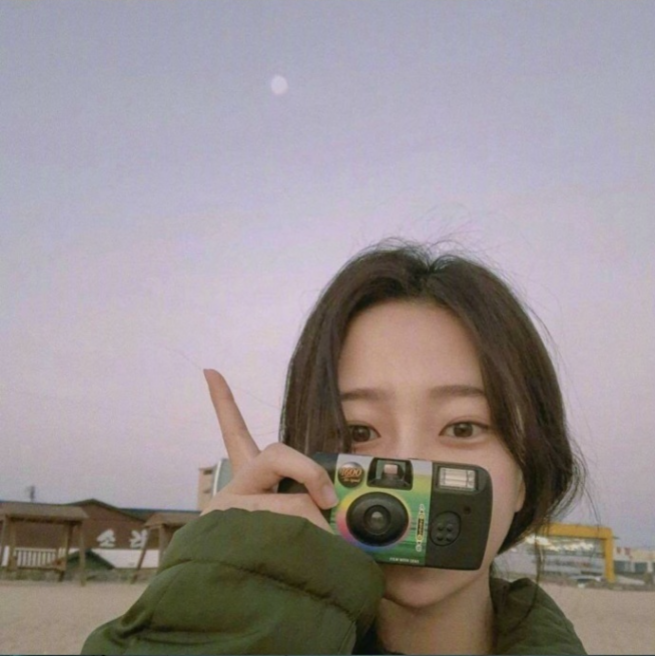 清纯美女值得学习的穿搭和拍照风格