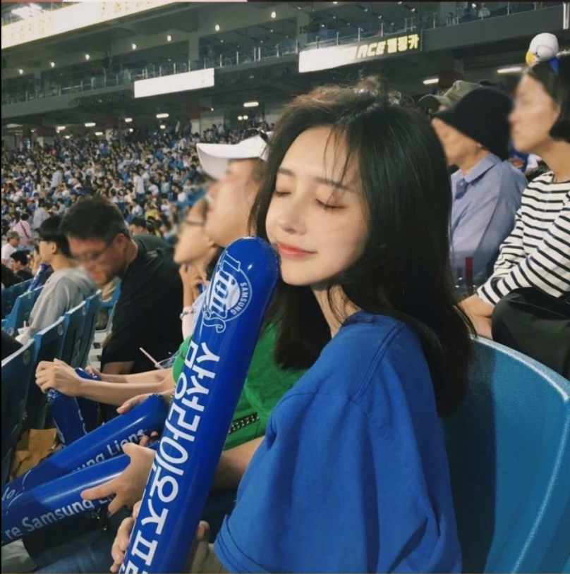 清纯美女值得学习的穿搭和拍照风格
