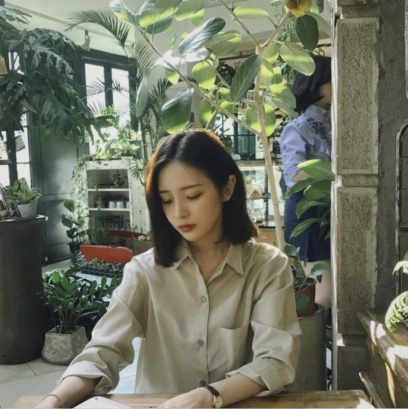 清纯美女值得学习的穿搭和拍照风格