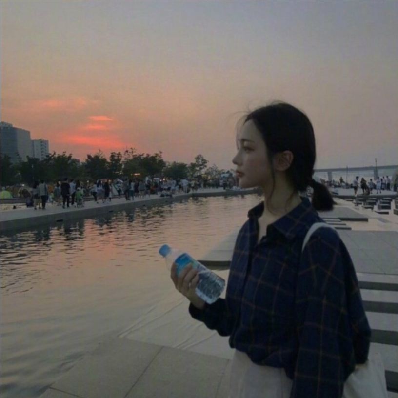 清纯美女值得学习的穿搭和拍照风格