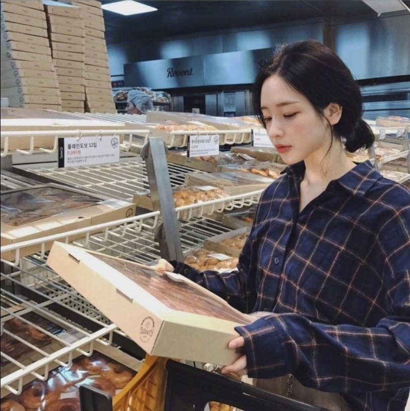 清纯美女值得学习的穿搭和拍照风格