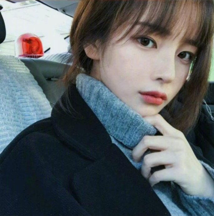 清纯美女值得学习的穿搭和拍照风格